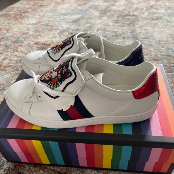 GUCCI sneakers with tiger - Picture 4 of 10